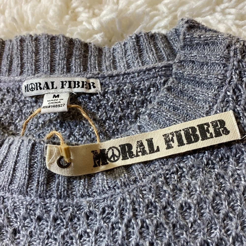 NWT MORAL FIBER GREY GRAY LONG SLEEVE CREWNECK SWEATER  Size M Excellent… - Picture 9 of 12
